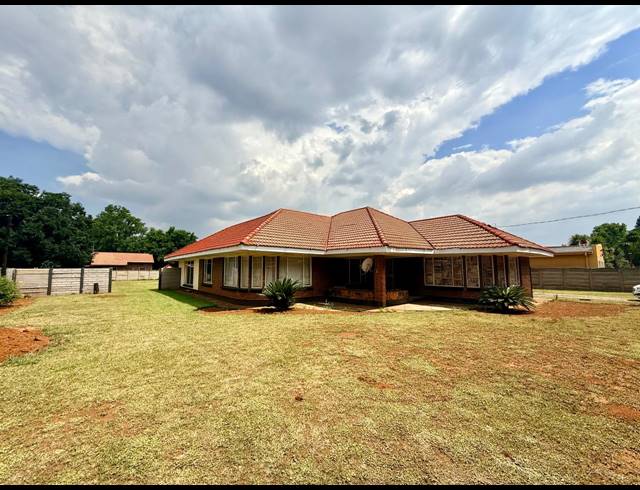4 BEDROOM HOUSE TO LET IN DUNCANVILLE